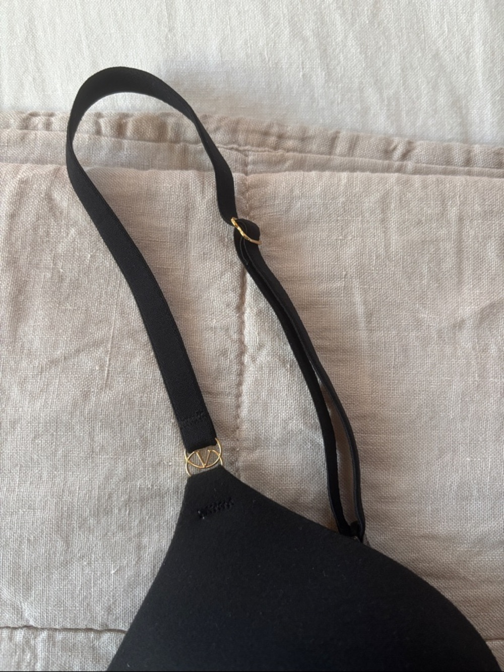 Victoria's Secret Wireless Bras - Black & Nude - Picture 3 of 7